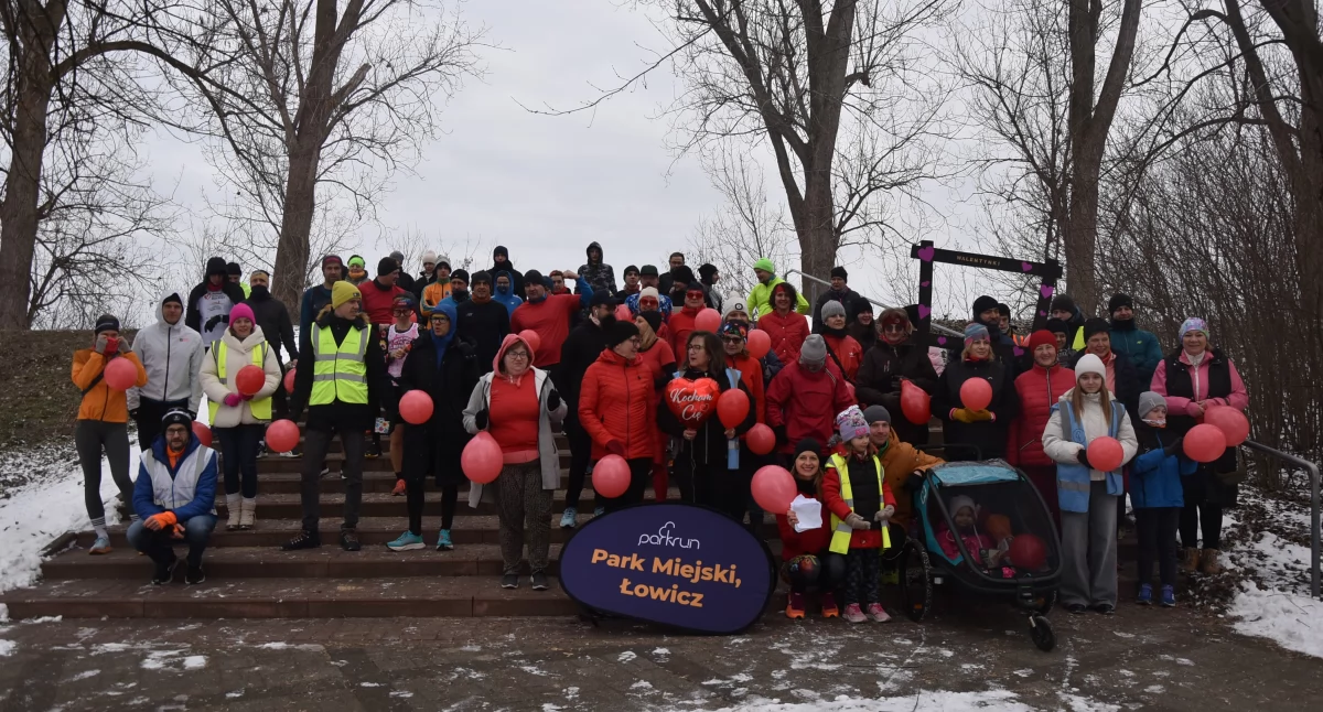 Turystyka i rekreacja, Łowicz Walentynkowy parkrun hasłem „Zakochaj parkrun” (foto film) - zdjęcie, fotografia