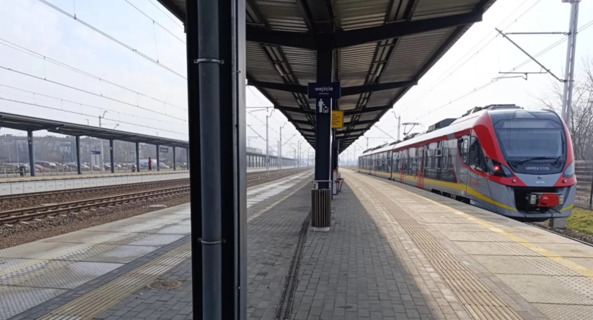 Transport i komunikacja publiczna, wkrótce szybsze wygodniejsze podróże między Łowiczem Skierniewicami! - zdjęcie, fotografia