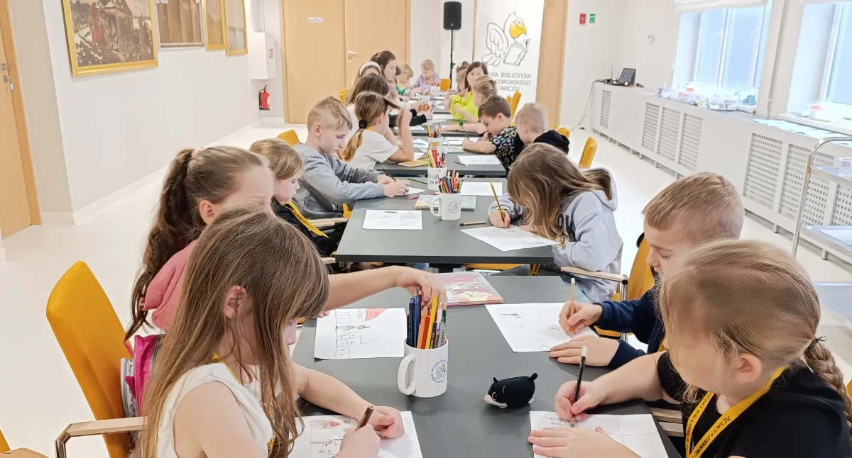 Warsztaty, Makiety miast czyli dzieci połączyły plastykę literaturą (foto) - zdjęcie, fotografia