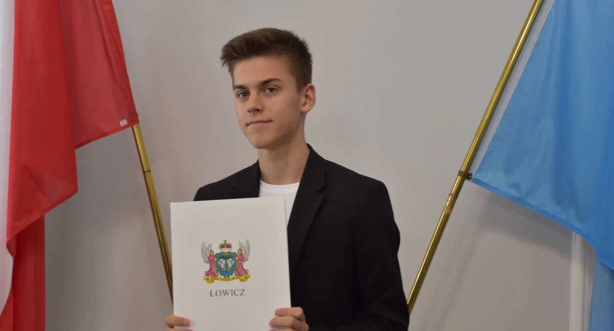 Szkoły, Ogromny sukces ucznia Łowiczu Olimpiadzie Filozoficznej - zdjęcie, fotografia