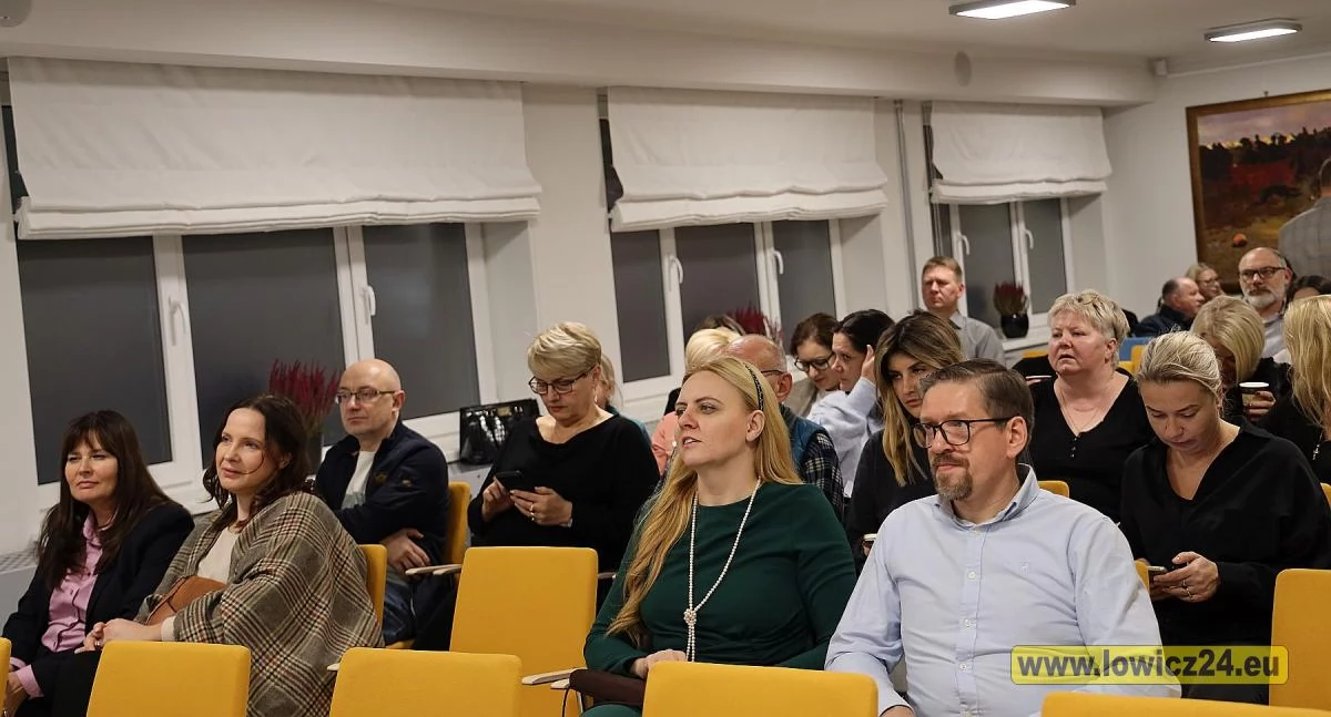 Spotkania, Burmistrz zaprasza panie Łowickiej Biznesu spotkanie - zdjęcie, fotografia