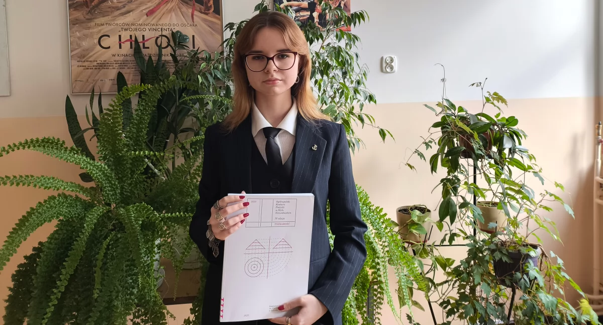 Szkoły, Uczennica wyróżniona kolejnym konkursie poetyckim - zdjęcie, fotografia
