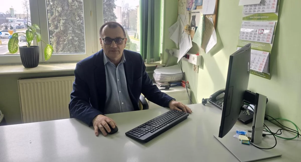 Ludzie, ich zawody i pasje, Dyrektor Powiatowego Urzędu Pracy Łowiczu Rozmowa Cezarym Gawrońskim - zdjęcie, fotografia