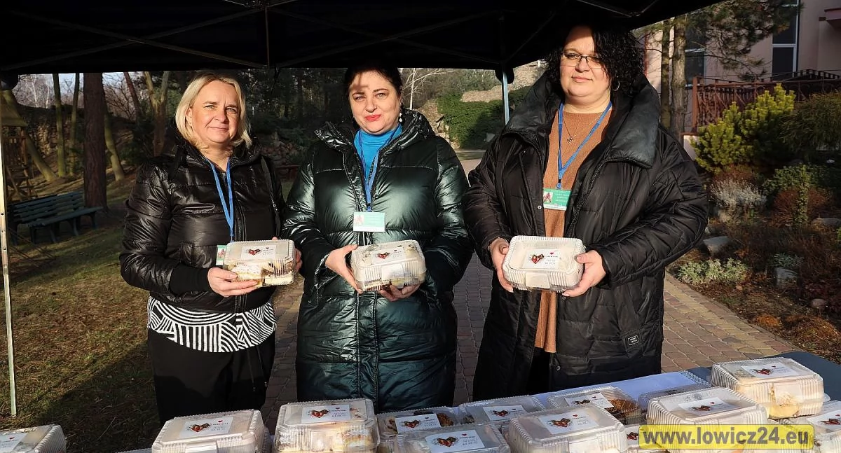 Akcje charytatywne, Bobrowniki Kiermasz ciast Adasia Kubusia Strugińskich (foto) - zdjęcie, fotografia