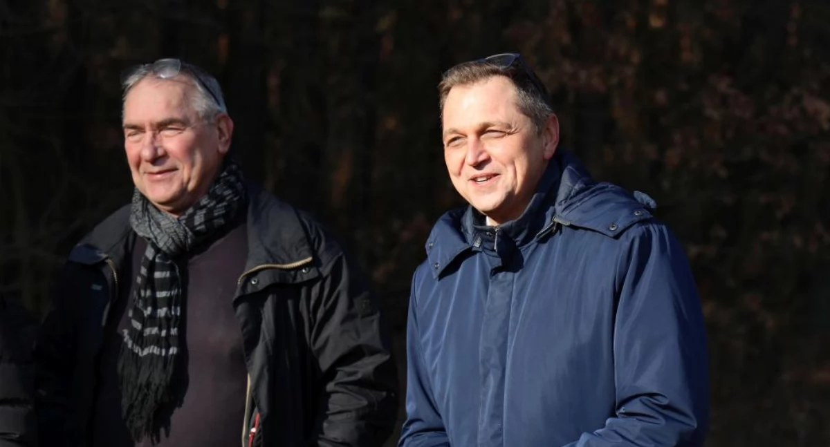 Od lewej: były już prezes ZUM Grzegorz Gawroński i burmistrz Łowicza Mariusz Siewiera
