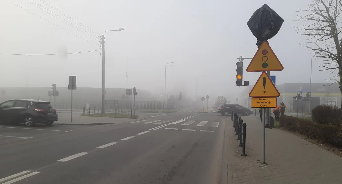 Wasze sprawy, Oznakowanie tymczasowe skrzyżowaniu Łowiczu poprawki „Czekam pierwszą stłuczkę” AKTUALIZACJA - zdjęcie, fotografia