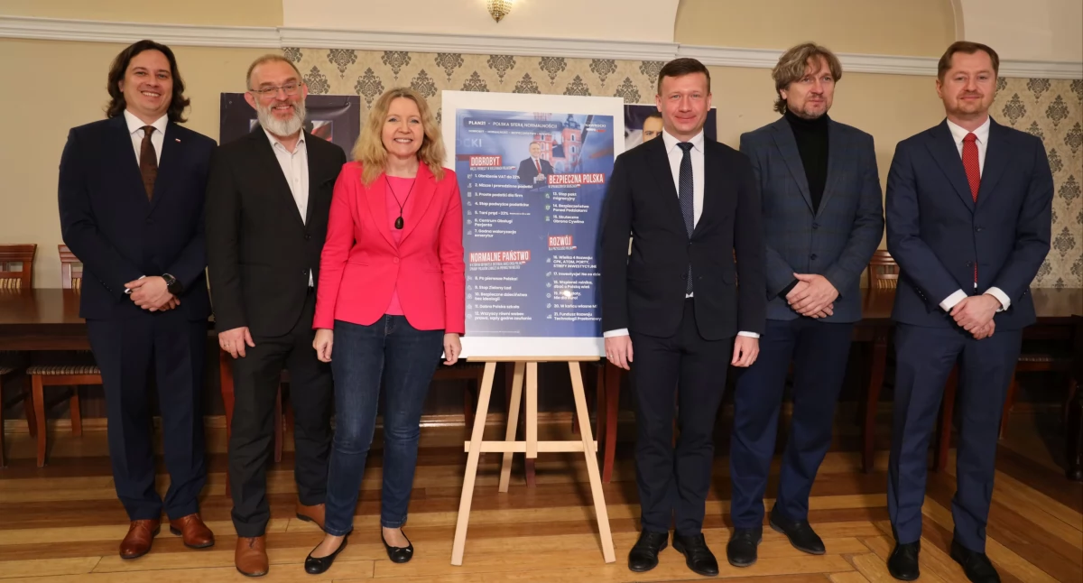 Wybory prezydenckie, Łowicz Lokalni działacze Prawa Sprawiedliwości programie wyborczym Karola Nawrockiego (foto) - zdjęcie, fotografia