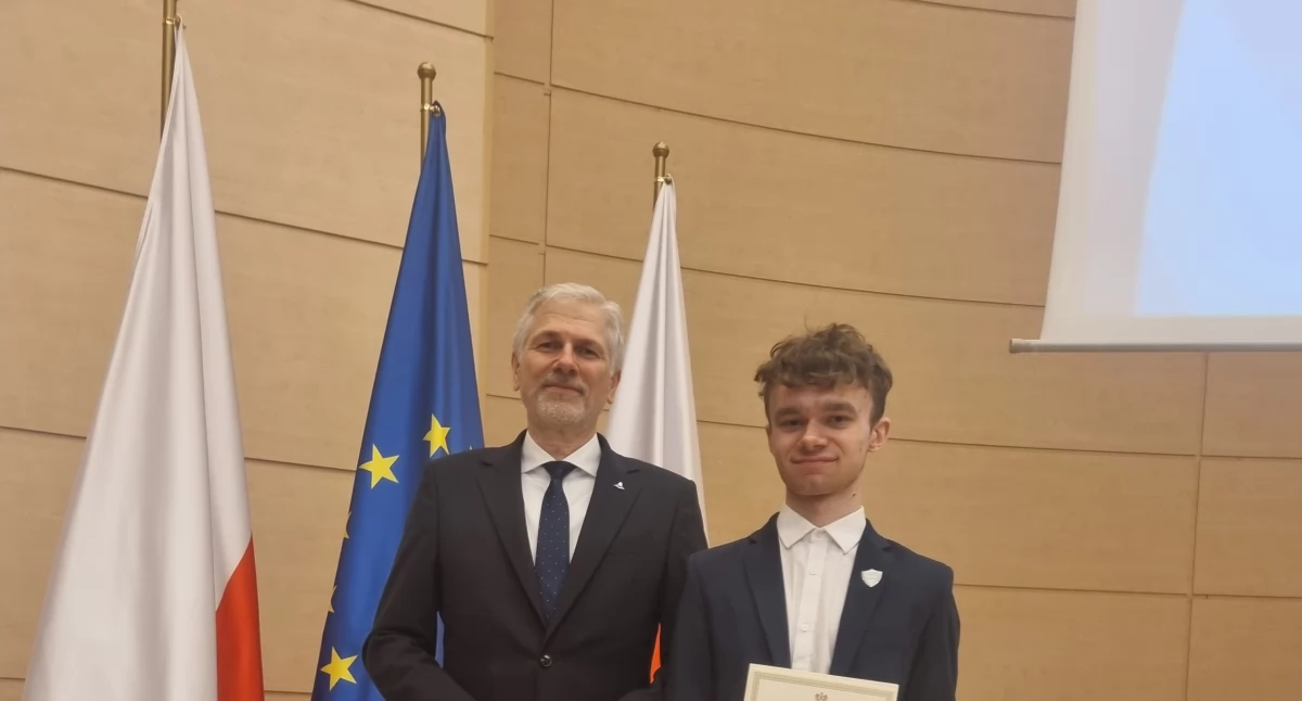 Szkoły, Uczeń Stypendystą Prezesa Ministrów - zdjęcie, fotografia