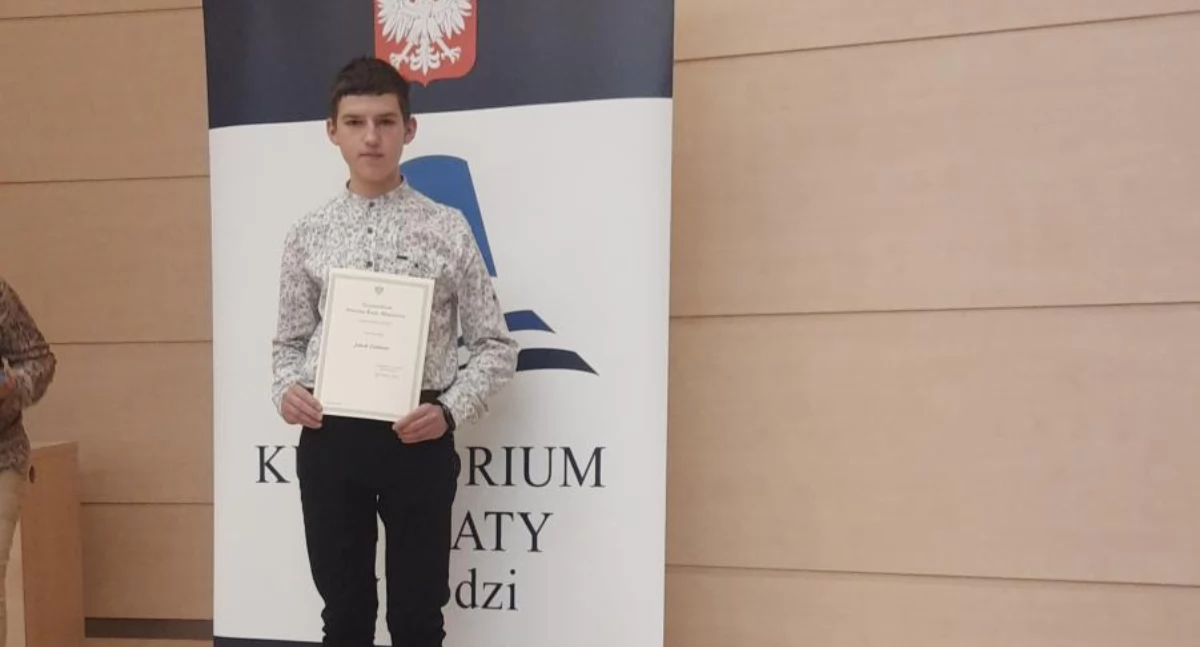 Szkoły, Uczeń Zduńskiej Dąbrowy wśród stypendystów Prezesa Ministrów (foto) - zdjęcie, fotografia