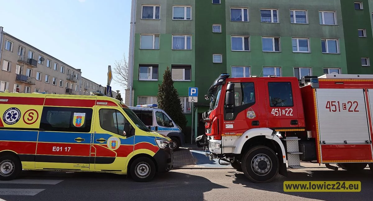 Straż pożarna, Tragiczna interwencja osiedlu Dąbrowskiego Łowiczu - zdjęcie, fotografia