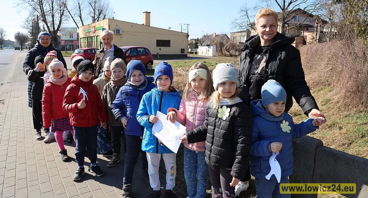 Przedszkola i żłobki, Przedszkolaki poszukiwaniach Wiosny! (foto) - zdjęcie, fotografia
