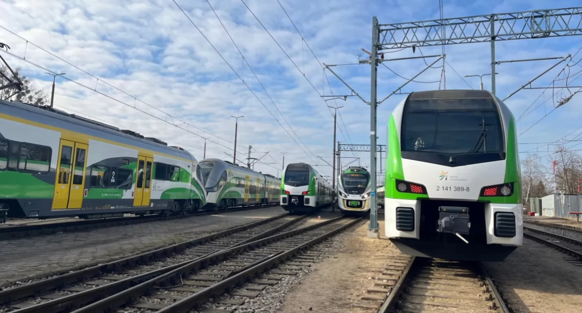 Transport i komunikacja publiczna, Łowicz Zmiany kursowaniu pociągów związku meczem! - zdjęcie, fotografia