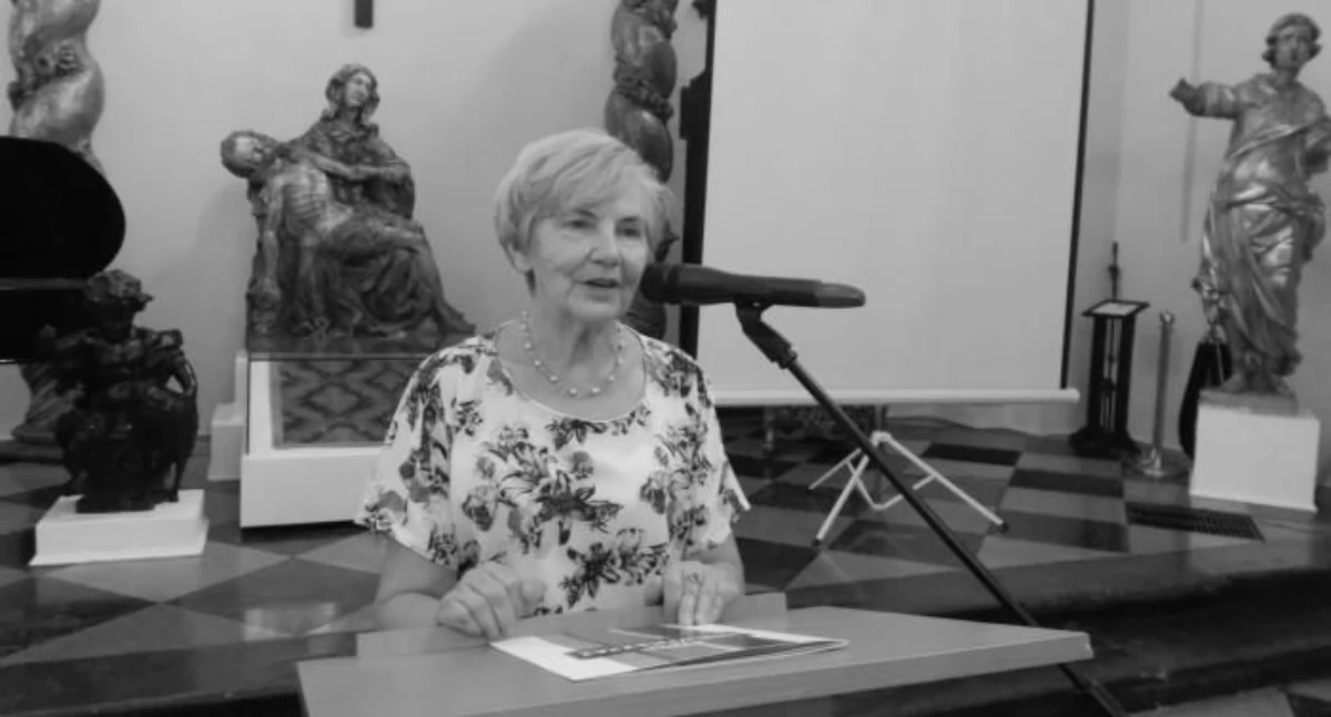 Odeszli od nas, Łowicki Uniwersytet Trzeciego Wieku traci Legendę Pożegnanie Bożeny Wójt - zdjęcie, fotografia