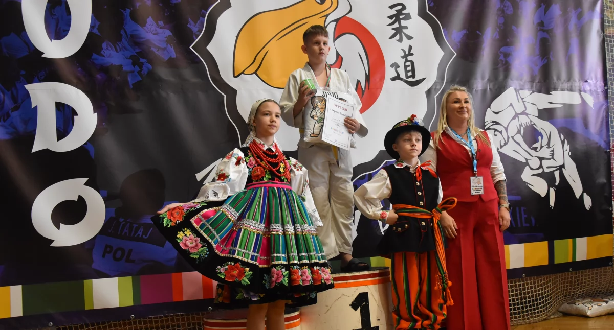 Sporty walki, Mocne chwyty sportowa pasja Łowicki Turniej zakończył sukcesem - zdjęcie, fotografia