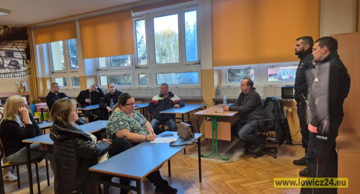 Zarządy osiedli, Korabka rozmawia bezpieczeństwie problemach dzielnicy (foto film) - zdjęcie, fotografia