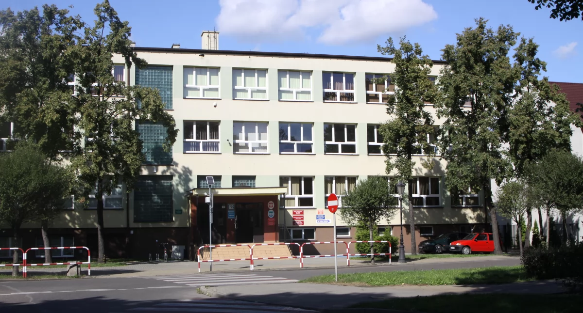 Urząd Miejski, Miasto Łowicz znów dotacji utworzenie Klubu Seniora - zdjęcie, fotografia