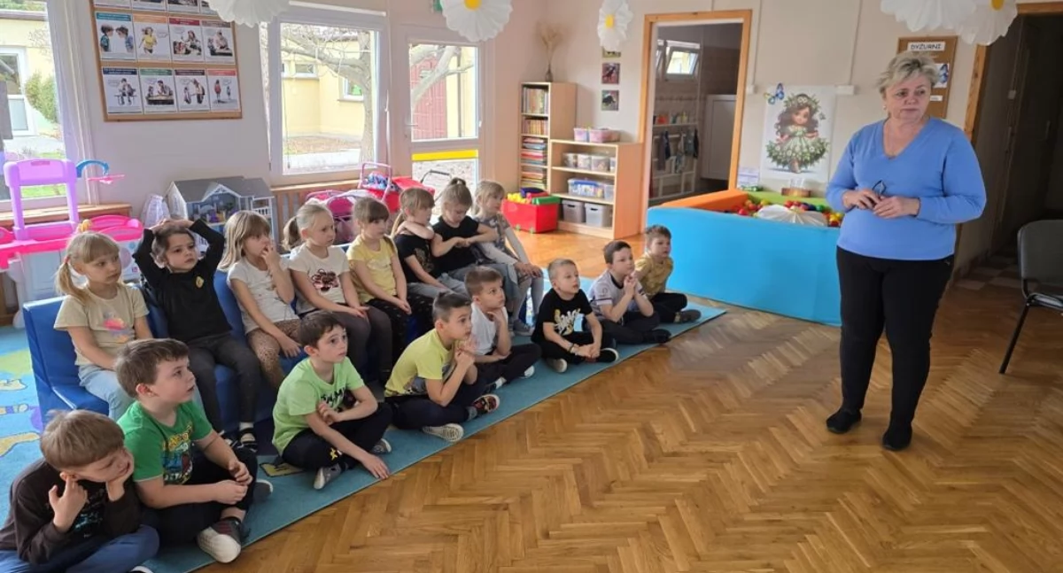 Przedszkola i żłobki, „Pod Świerkami” celebruje Władysława Reymonta (foto) - zdjęcie, fotografia