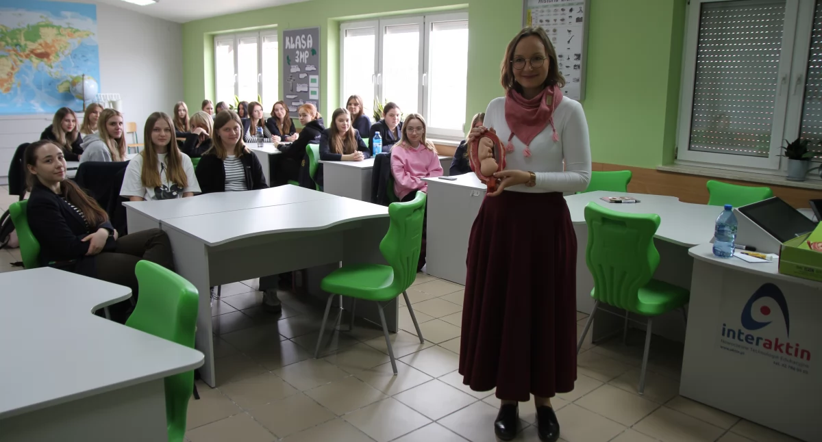 Szkoły, młodzieżą inicjacji seksualnej Warsztaty licealistów szkoły pijarskiej - zdjęcie, fotografia