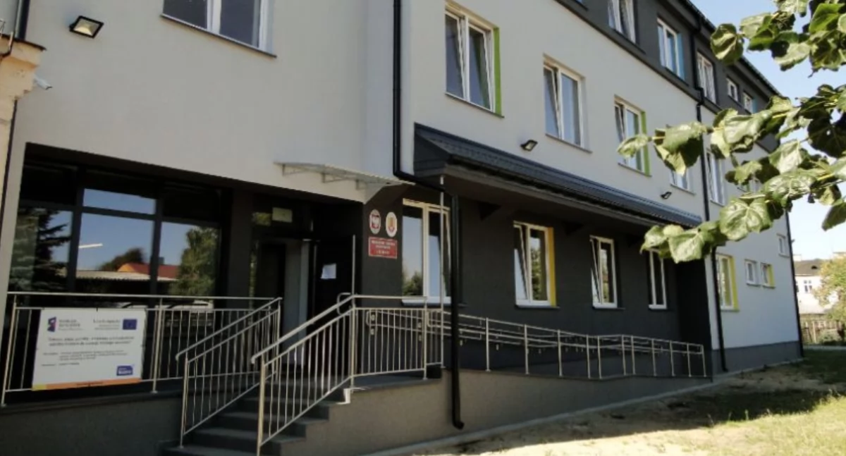 Szkoły, pokieruje Młodzieżowym Ośrodkiem Socjoterapii Kiernozi - zdjęcie, fotografia