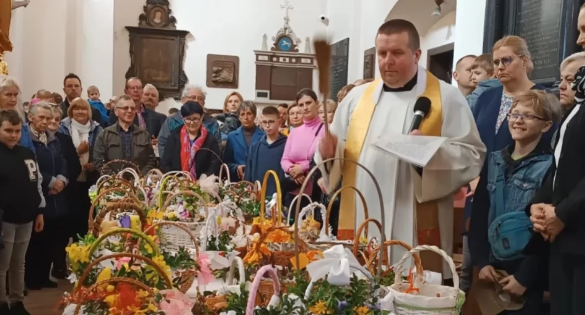 Kościół, Gdzie kiedy poświęcić pokarmy Wielką Sobotę Sprawdziliśmy harmonogram łowickich parafiach - zdjęcie, fotografia