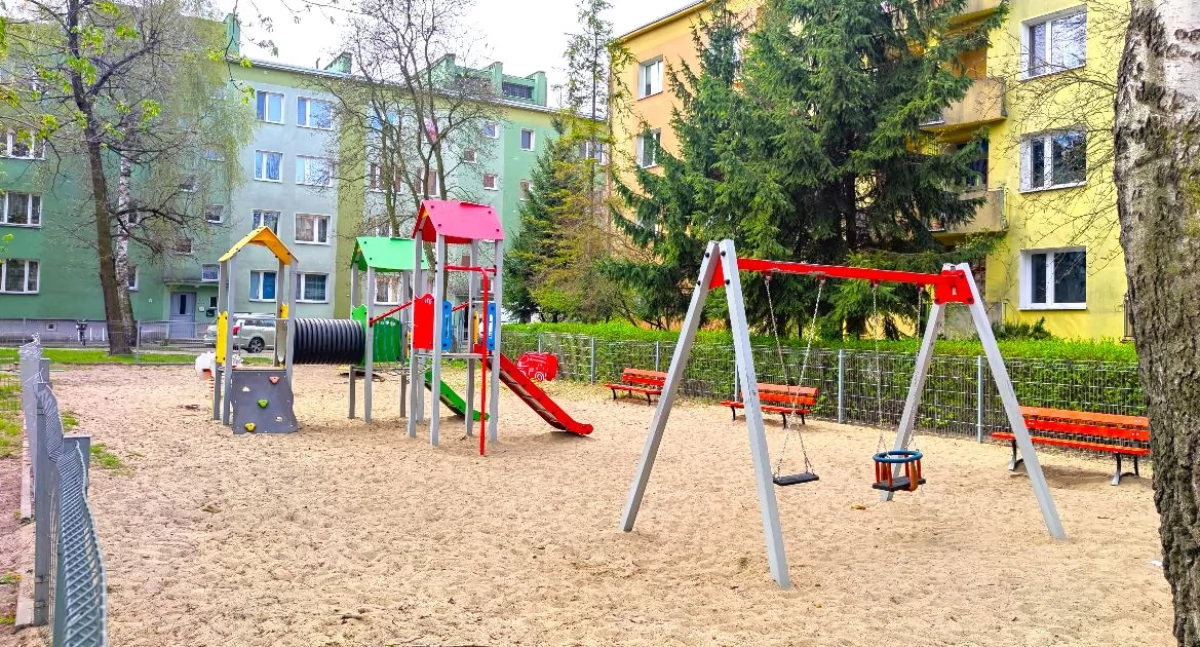 Wasze sprawy, zaprasza spółdzielcze place zabaw (foto) - zdjęcie, fotografia