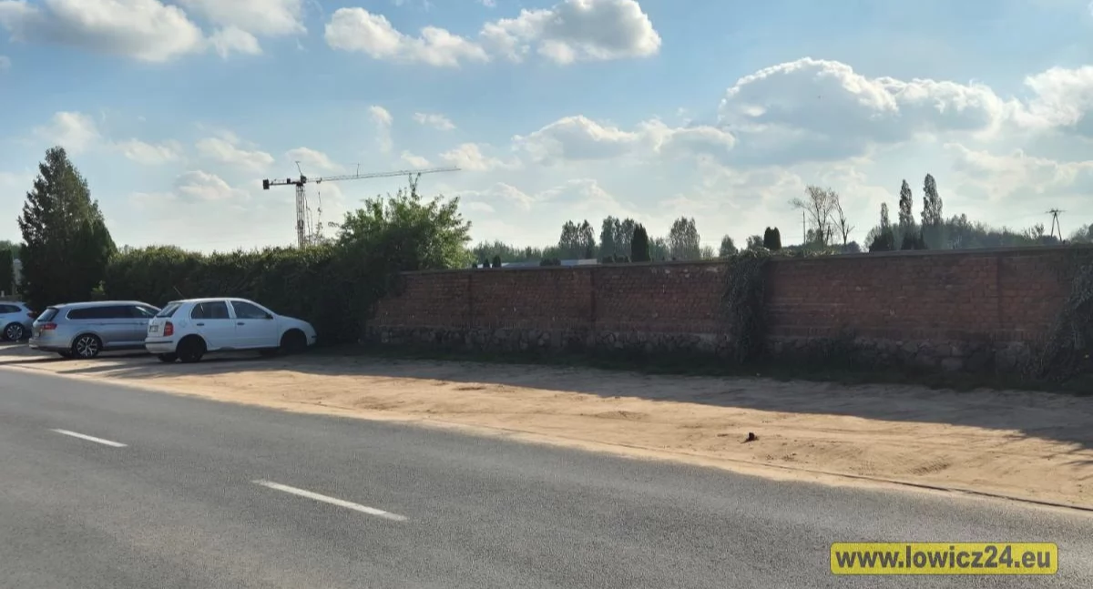 Inwestycje i remonty, Będzie parking cmentarzu Emaus Łowiczu - zdjęcie, fotografia