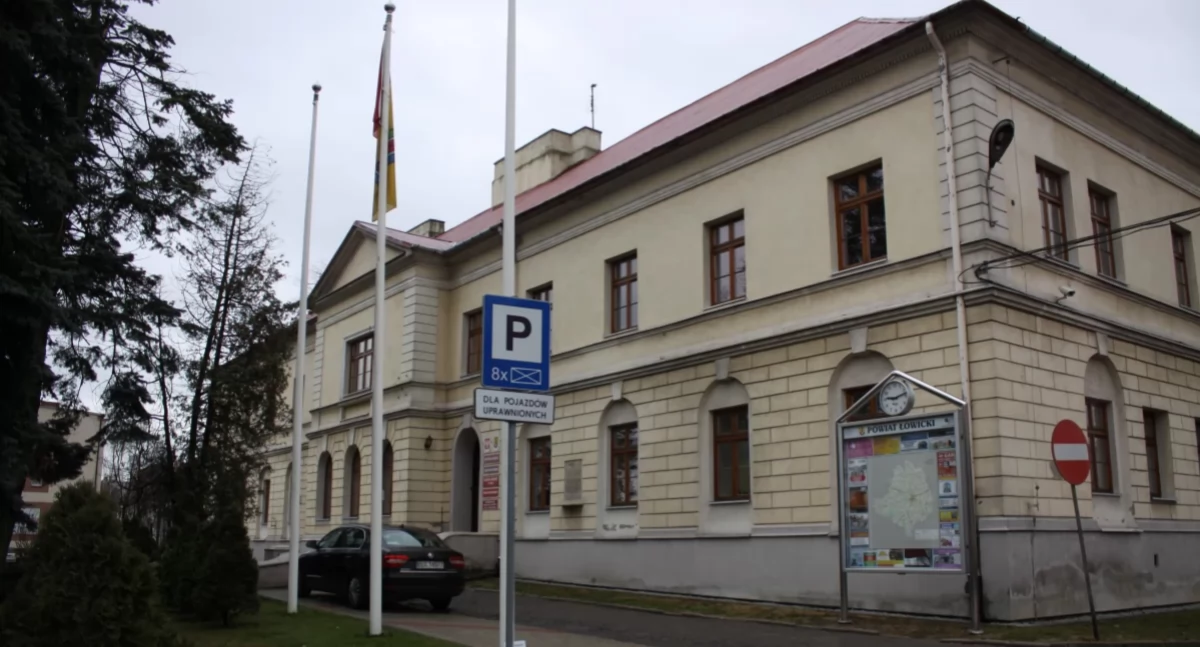 Starostwo Powiatowe, Łowicz Będzie konkurs stanowisko sekretarza Starostwie Powiatowym - zdjęcie, fotografia