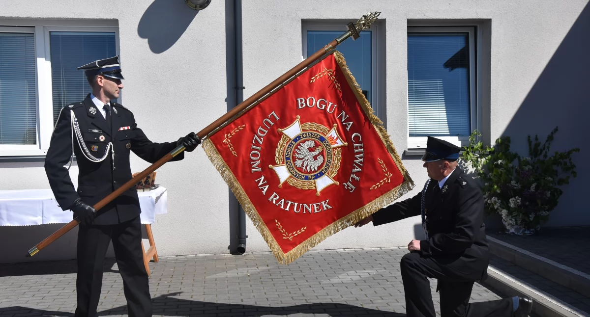 Honor, tradycja, wspólnota. OSP Sapy z nowym sztandarem (foto,film)