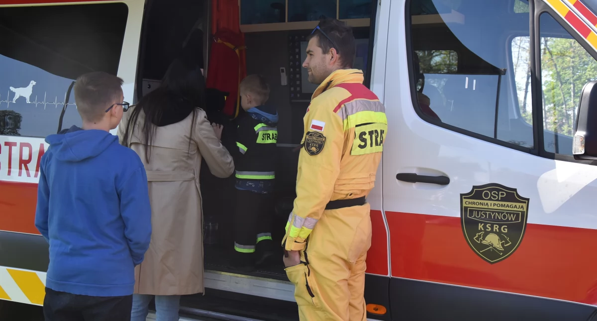 Strażackie atrakcje dla małych i dużych. Pokazy, zabawa i prewencja (foto,film)