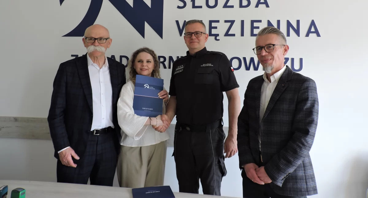 Zza krat, Umowa podpisana Znalazł dzierżawca produkcyjnej łowickim Zakładzie Karnym - zdjęcie, fotografia