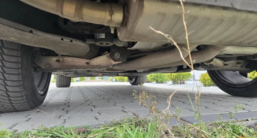 Złodzieje katalizatorów uaktywnili się na łowickich osiedlach