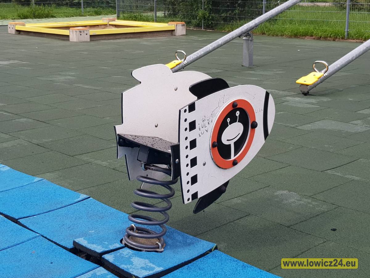  | Zdjęcie dotyczy Modernizacja placu zabaw na Błoniach dobiega końca (FOTO i VIDEO) zostało dodane przez Portal lowicz24.eu - w dniu 2020-07-03 id nr: 4209374