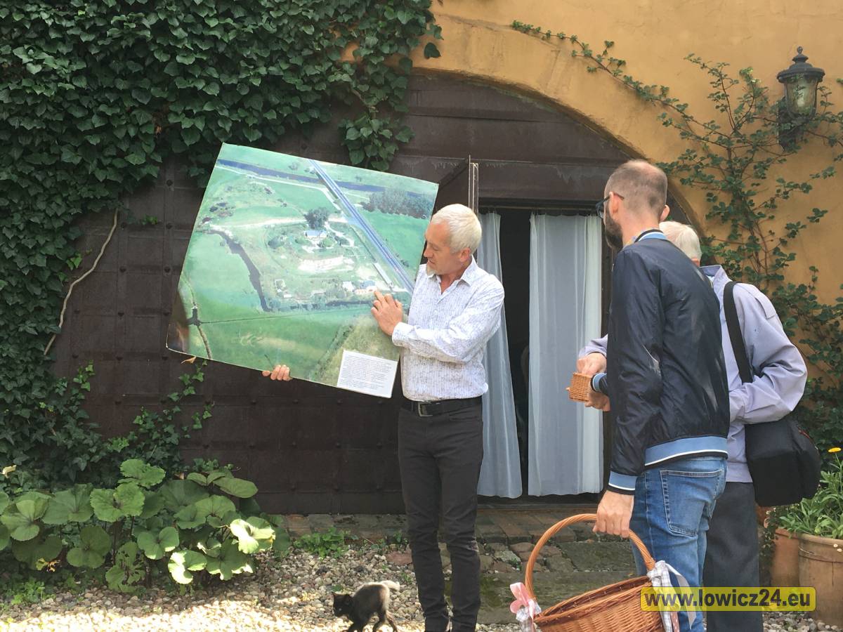  | Zdjęcie dotyczy Łowiczanie świętują 884. urodziny miasta. Pora na herbatkę na zamku (FOTO i VIDEO) zostało dodane przez Portal lowicz24.eu - w dniu 2020-