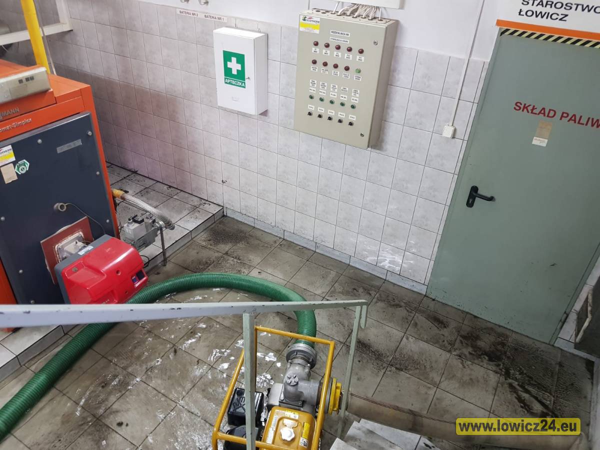  | Zdjęcie dotyczy Krótko popadało a w Łowiczu już potop zostało dodane przez Portal lowicz24.eu - w dniu 2020-06-21 id nr: 4194936 | 