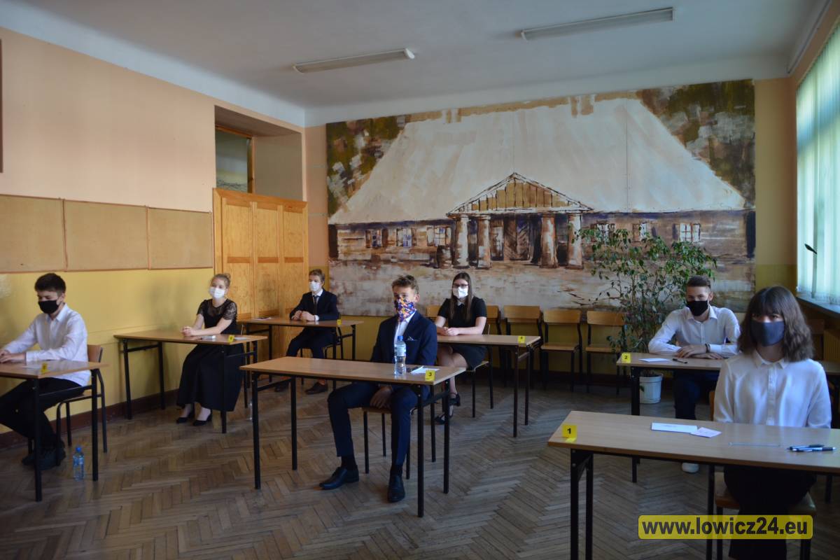  | Zdjęcie dotyczy Egzamin ósmoklasisty w Szkole Podstawowej nr 2 im. Adama Mickiewicza (FOTO i VIDEO) zostało dodane przez Portal lowicz24.eu - w dniu 2020-06-