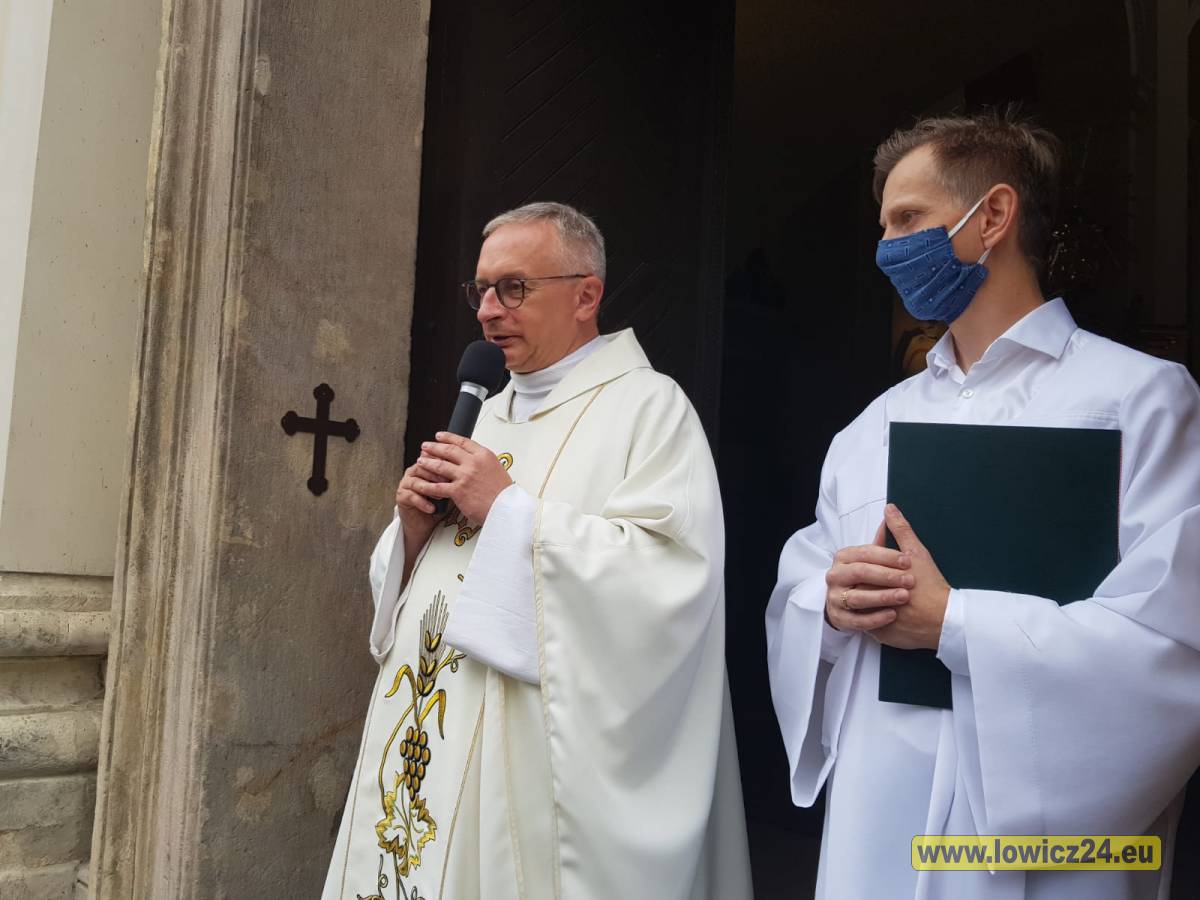  | Zdjęcie dotyczy Pierwsza Komunia Święta w Bazylice katedralnej (FOTO i VIDEO) zostało dodane przez Portal lowicz24.eu - w dniu 2020-08-29 id nr: 4274836 | 