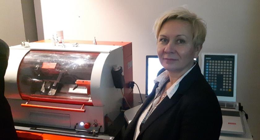 aPrzemysł a edukacja - „Kwalifikacje zawodowe pracownika 4.0”. 
