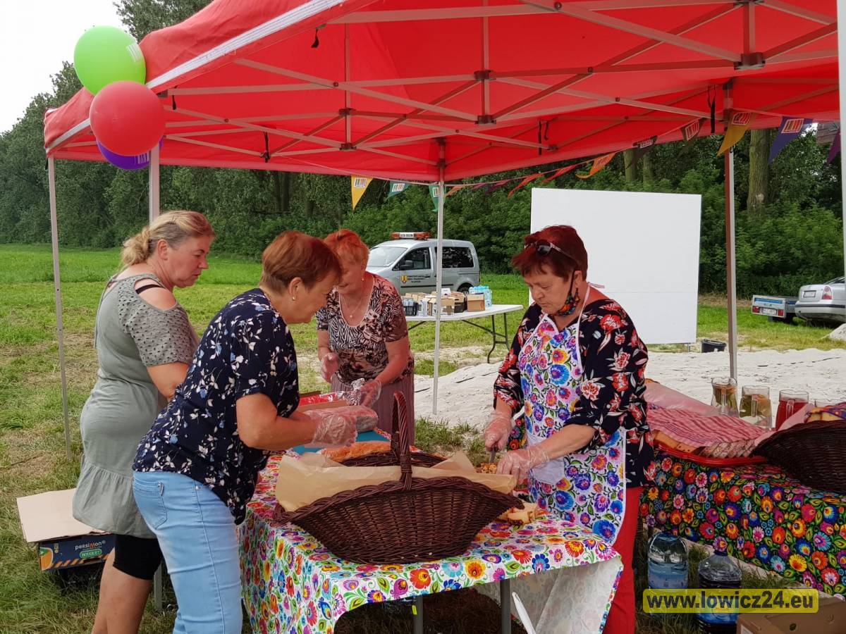  | Zdjęcie dotyczy Plaża nad Bzurą otwarta !!! zostało dodane przez Portal lowicz24.eu - w dniu 2020-07-19 id nr: 4227989 | 