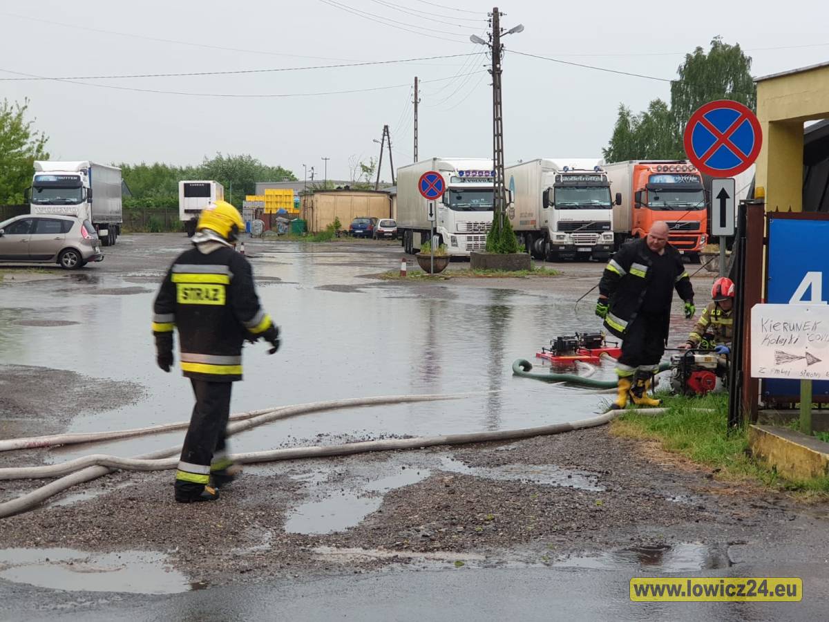  | Zdjęcie dotyczy Gwałtowna burza w powiecie łowickim! Interwencje straży (Foto i Video) zostało dodane przez Portal lowicz24.eu - w dniu 2021-06-24 id nr: 4
