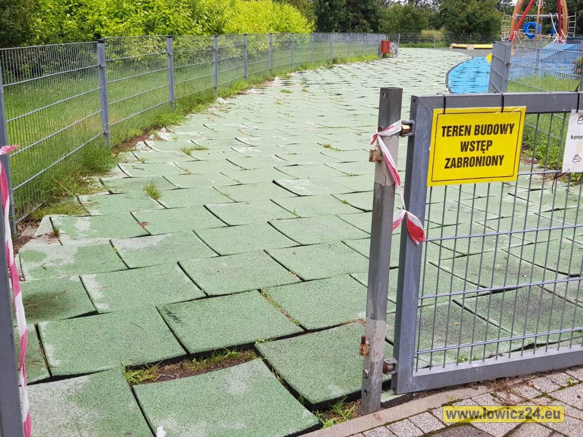  | Zdjęcie dotyczy Modernizacja placu zabaw na Błoniach dobiega końca (FOTO i VIDEO) zostało dodane przez Portal lowicz24.eu - w dniu 2020-07-03 id nr: 4209385
