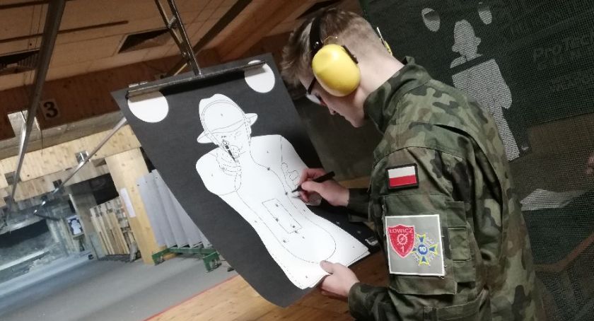 ZAJĘCIA GRUPY MUNDUROWEJ z ZSP NR 1 w Łowiczu NA STRZELNICY