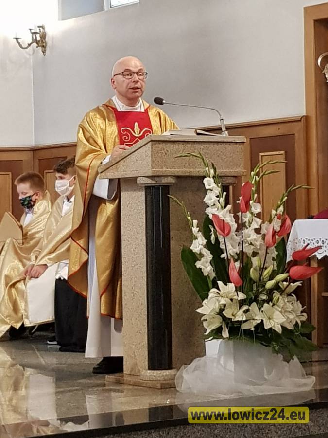  | Zdjęcie dotyczy Odpust na Korabce z okazji 20. urodzin parafii. Pożegnanie proboszcza Adama Domańskiego zostało dodane przez Portal lowicz24.eu - w dniu 202