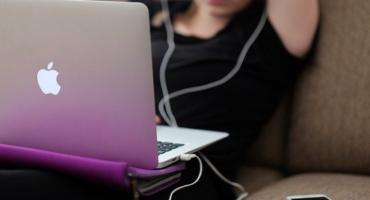 Chwilówki online - jak bezpiecznie i korzystnie pożyczać przez Internet?