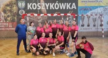 Żeńska reprezentacja z Blichu najlepsza w szczypiorniaka