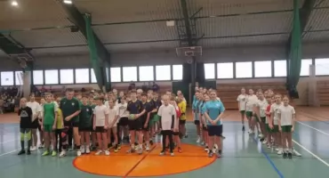 Dziewczyny z Pijarskiej SP i chłopcy z SP2 triumfatorami Igrzysk Dzieci w Piłce Ręcznej