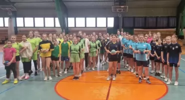 Wyniki Powiatowych Igrzysk Dzieci w Piłce Ręcznej dziewcząt (foto)
