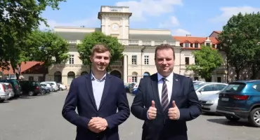 Łowicz. Konferencja kandydatów Konfederacji do europarlamentu (film)
