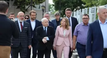 Jarosław Kaczyński w Łowiczu. Incydent na konferencji prasowej (foto, film)