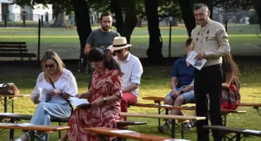 Patriotyczny wieczór w Kiernozi. Mieszkańcy regionu śpiewali pieśni żołnierskie (foto,film)