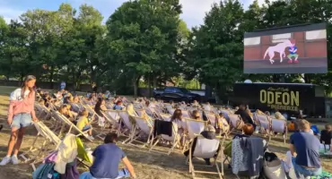Pierwsze Letnie Kino Plenerowe w Kiernozi przyciągnęło tłumy (foto)